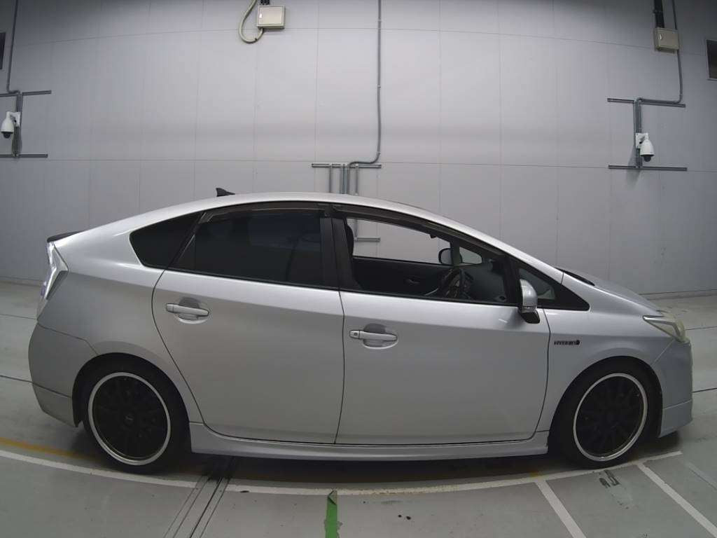 2009 Toyota Prius ZVW30[2]