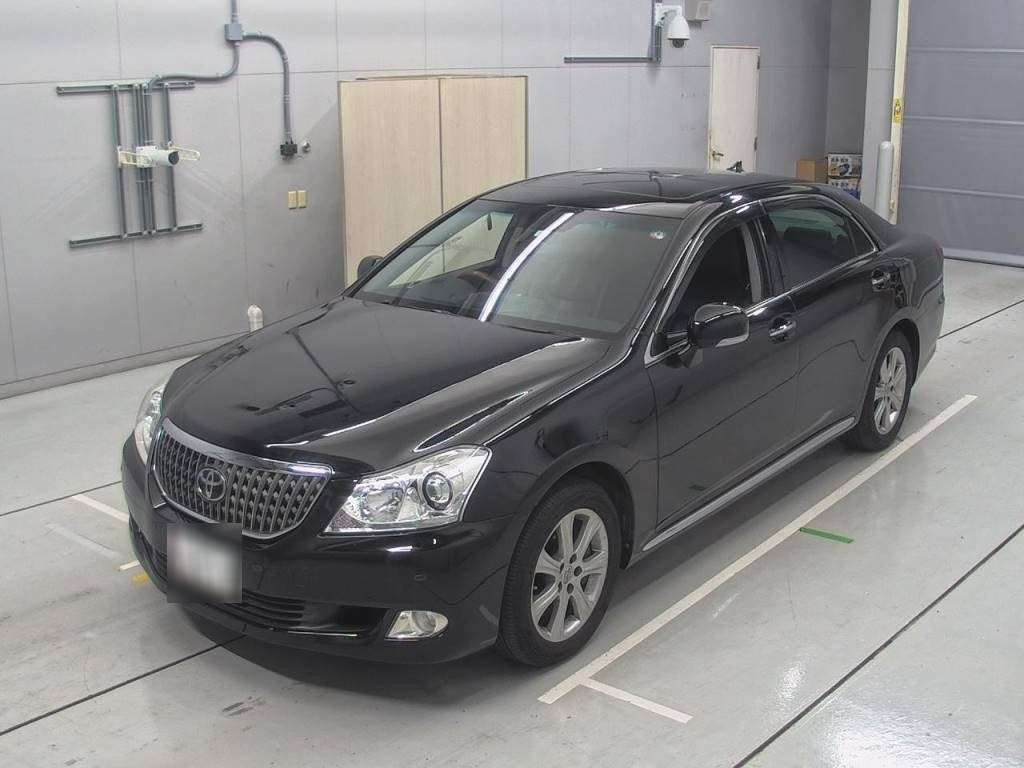 2012 Toyota Crown Majesta URS206[0]