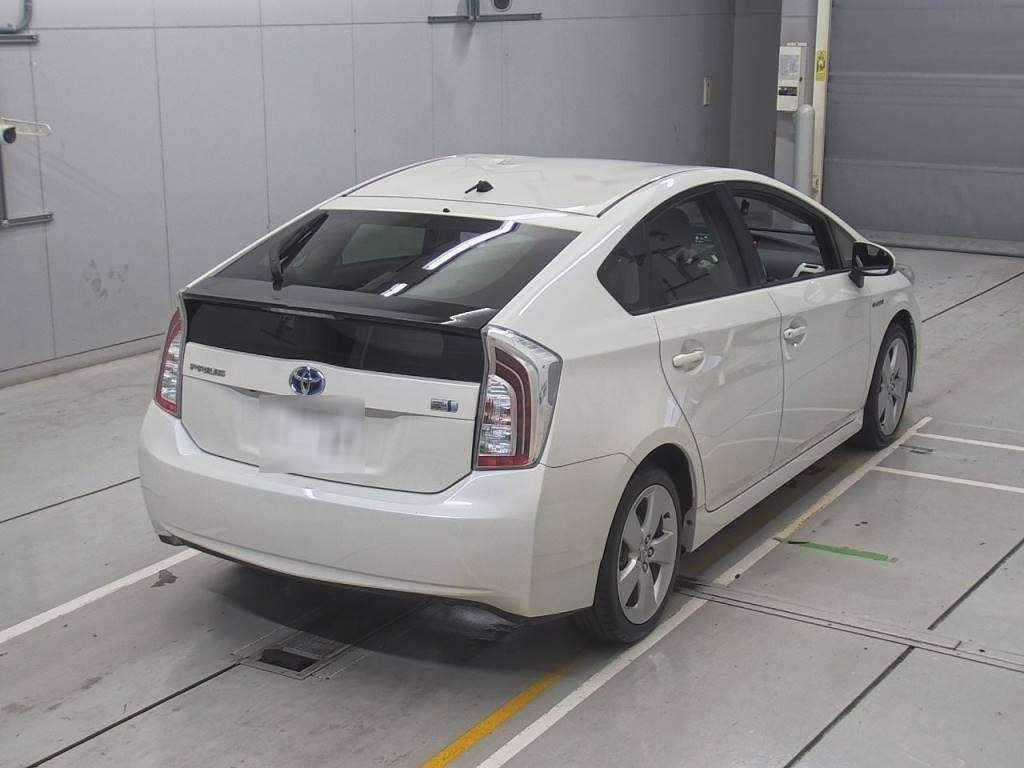 2015 Toyota Prius ZVW30[1]