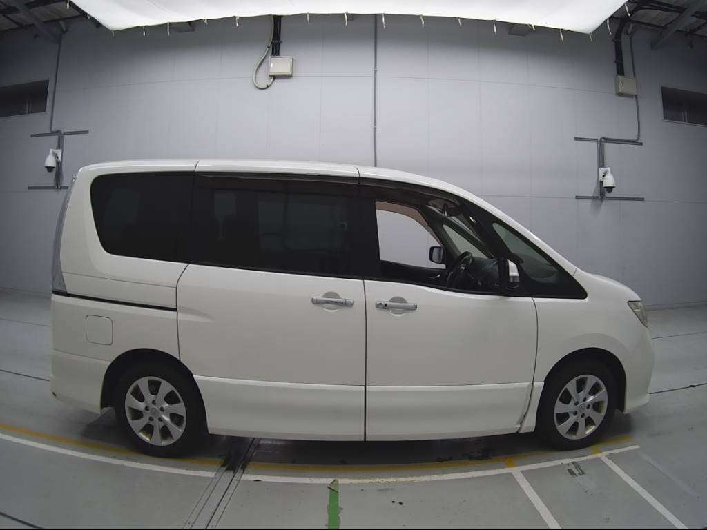 2012 Nissan Serena FC26[2]