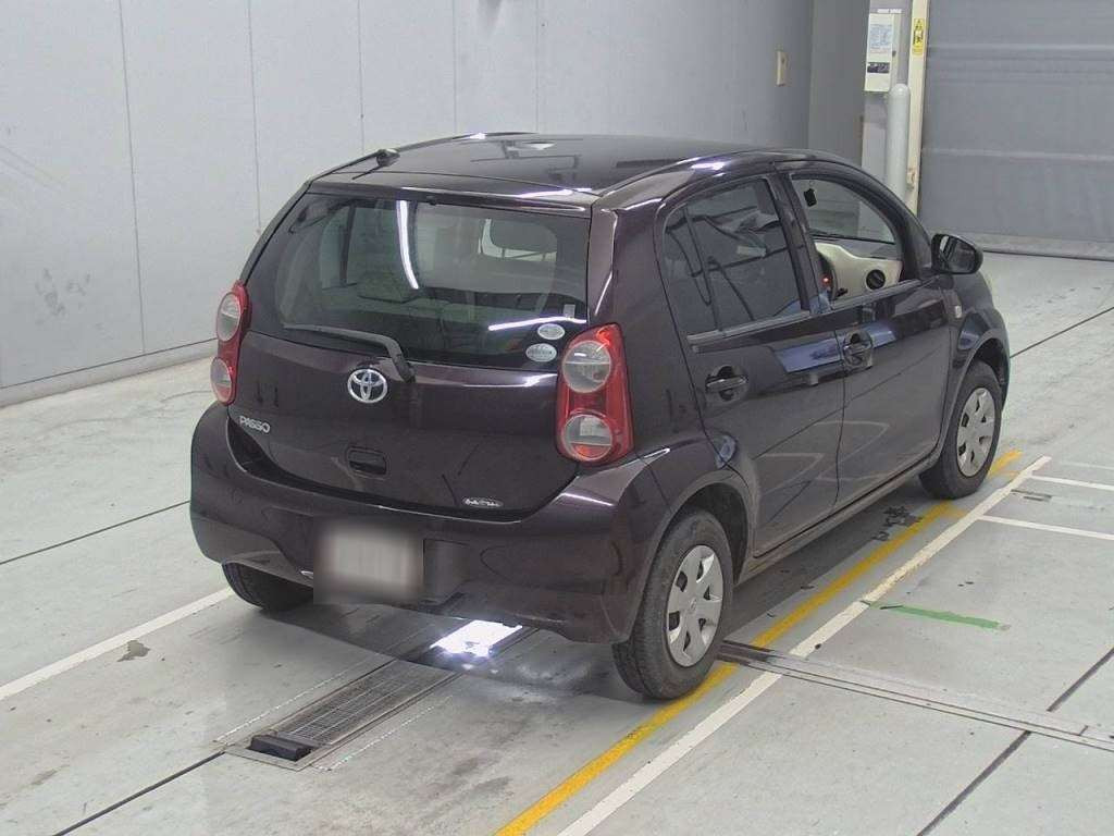 2011 Toyota Passo KGC30[1]