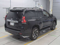 2021 Toyota Land Cruiser Prado