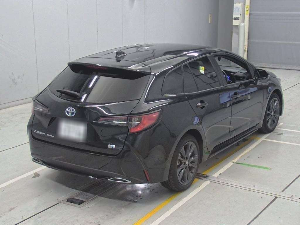 2022 Toyota Corolla Touring Wagon ZWE211W[1]