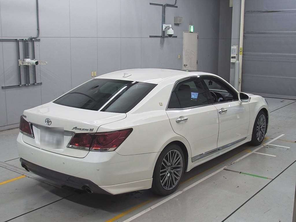 2013 Toyota Crown GRS214[1]