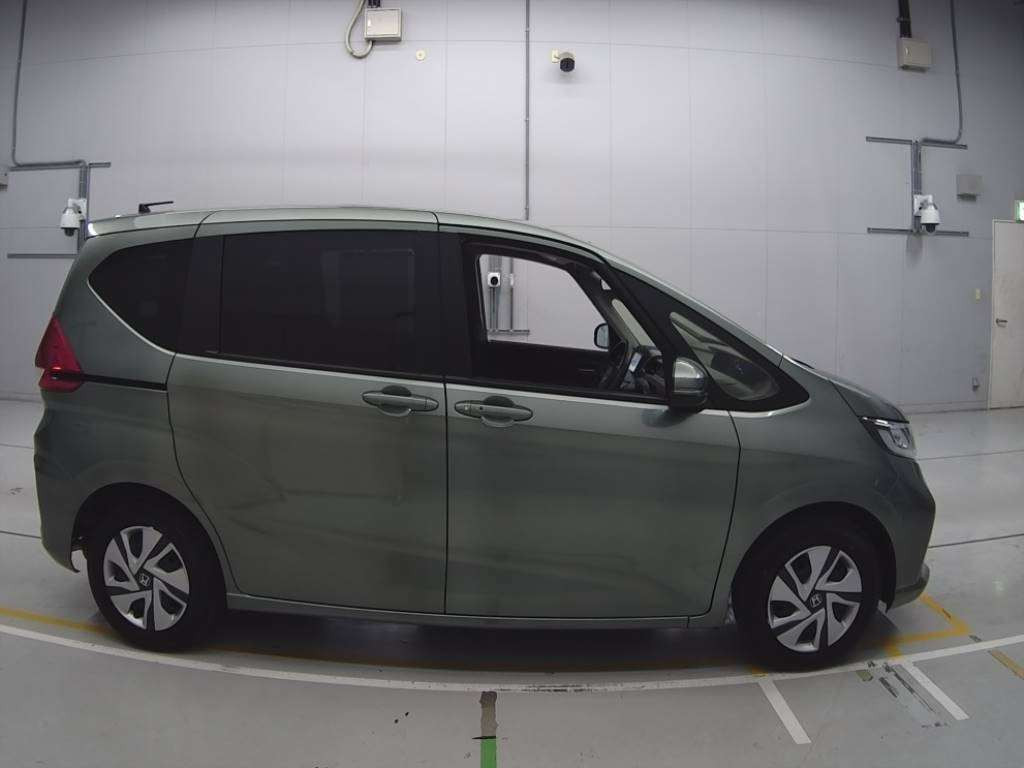 2022 Honda Freed hybrid GB7[2]