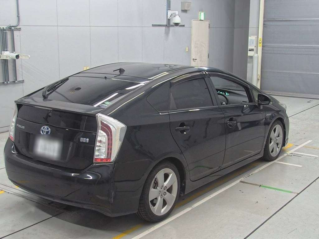 2015 Toyota Prius ZVW30[1]