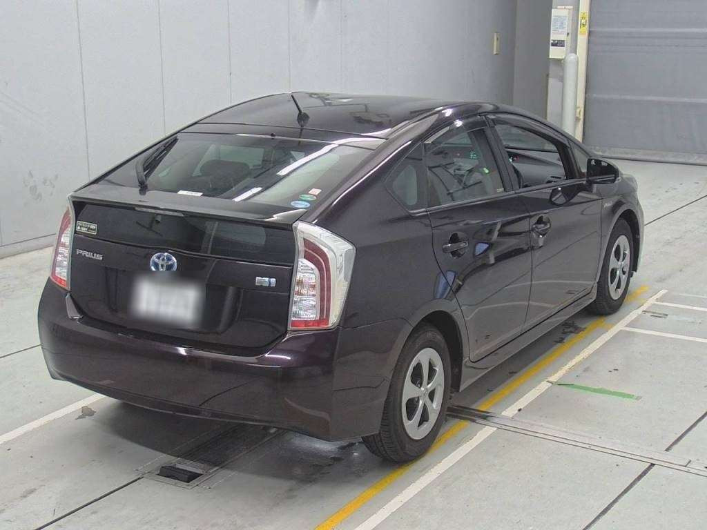 2015 Toyota Prius ZVW30[1]