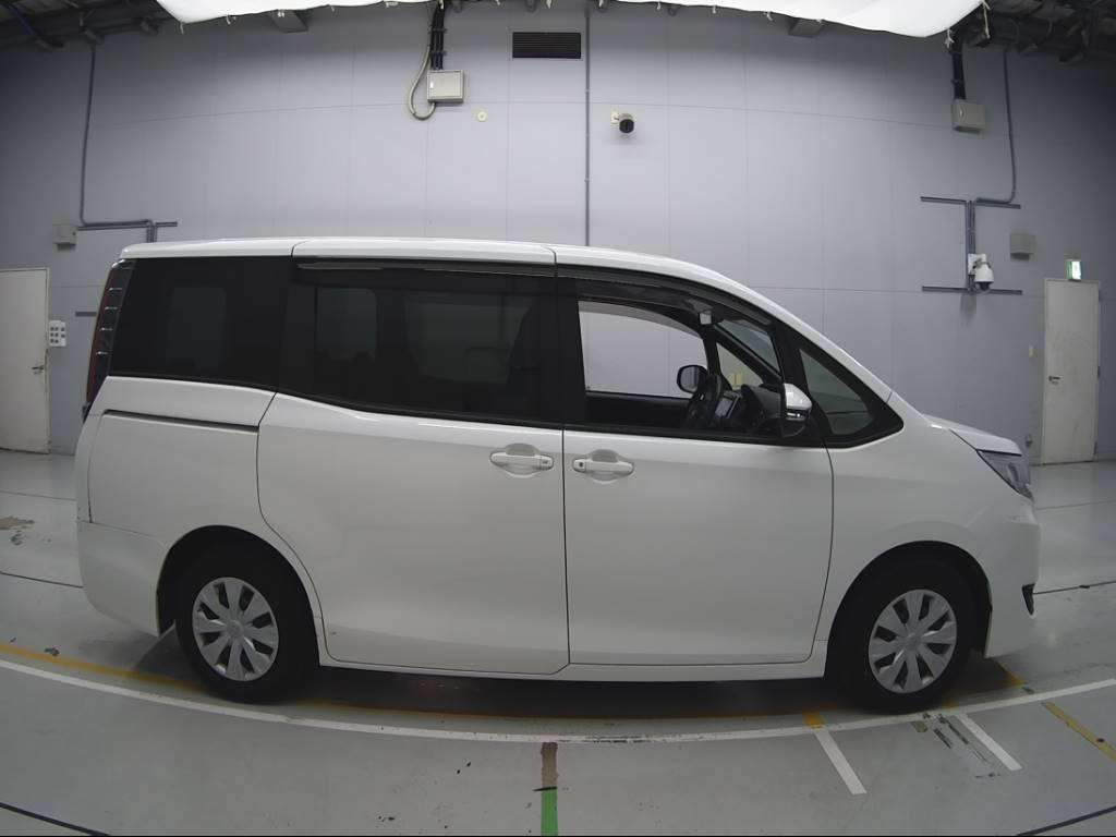 2018 Toyota Noah ZRR80G[2]