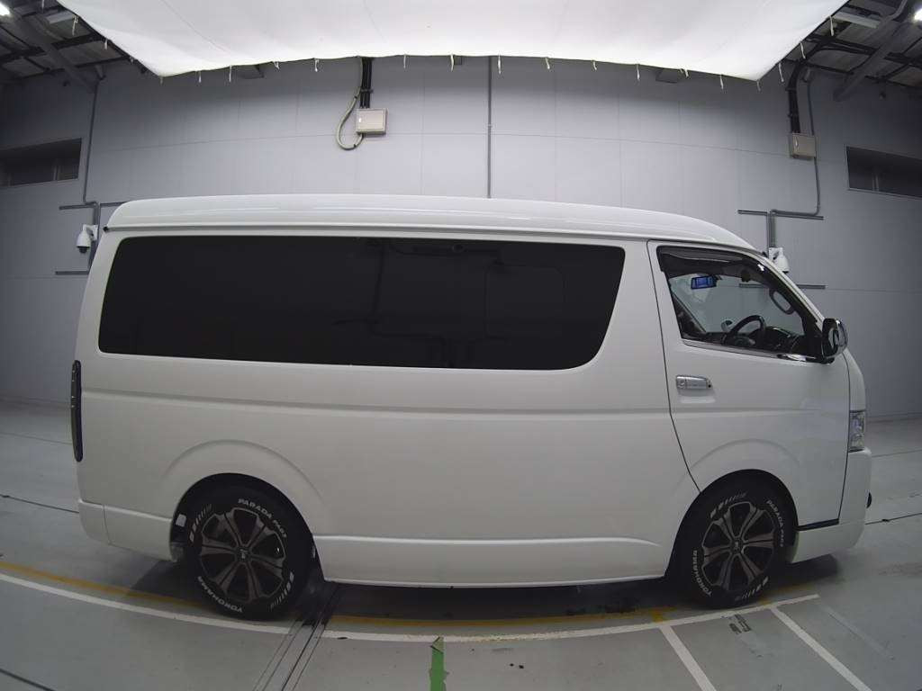 2016 Toyota Hiace Wagon TRH214W[2]