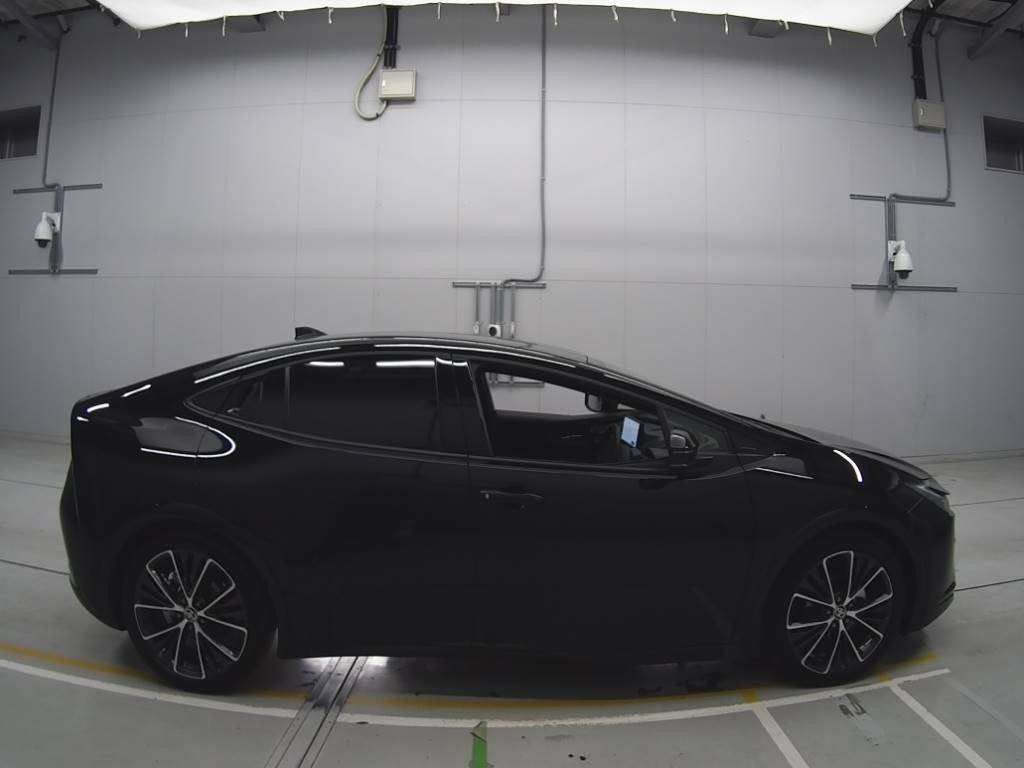 2023 Toyota Prius MXWH60[2]