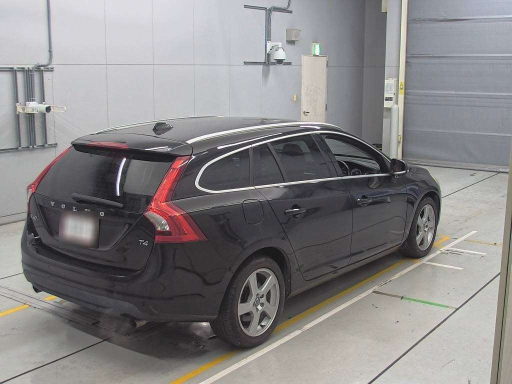 2013 Volvo V60 FB4164T[1]