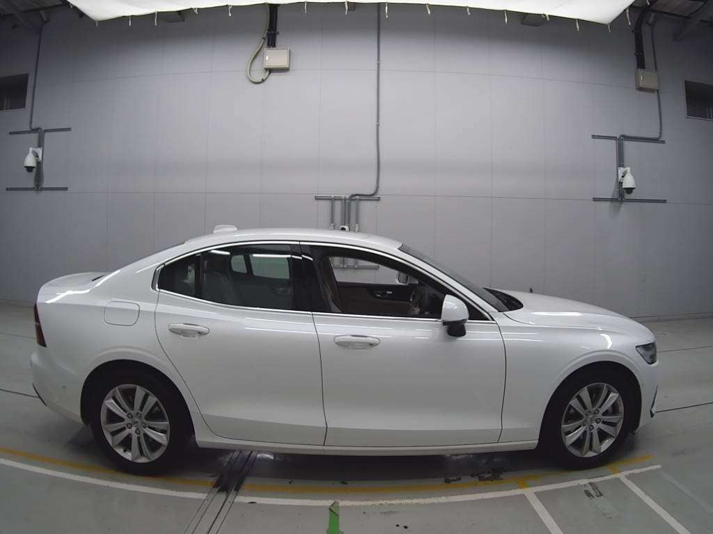 2022 Volvo S60 ZB420TM[2]