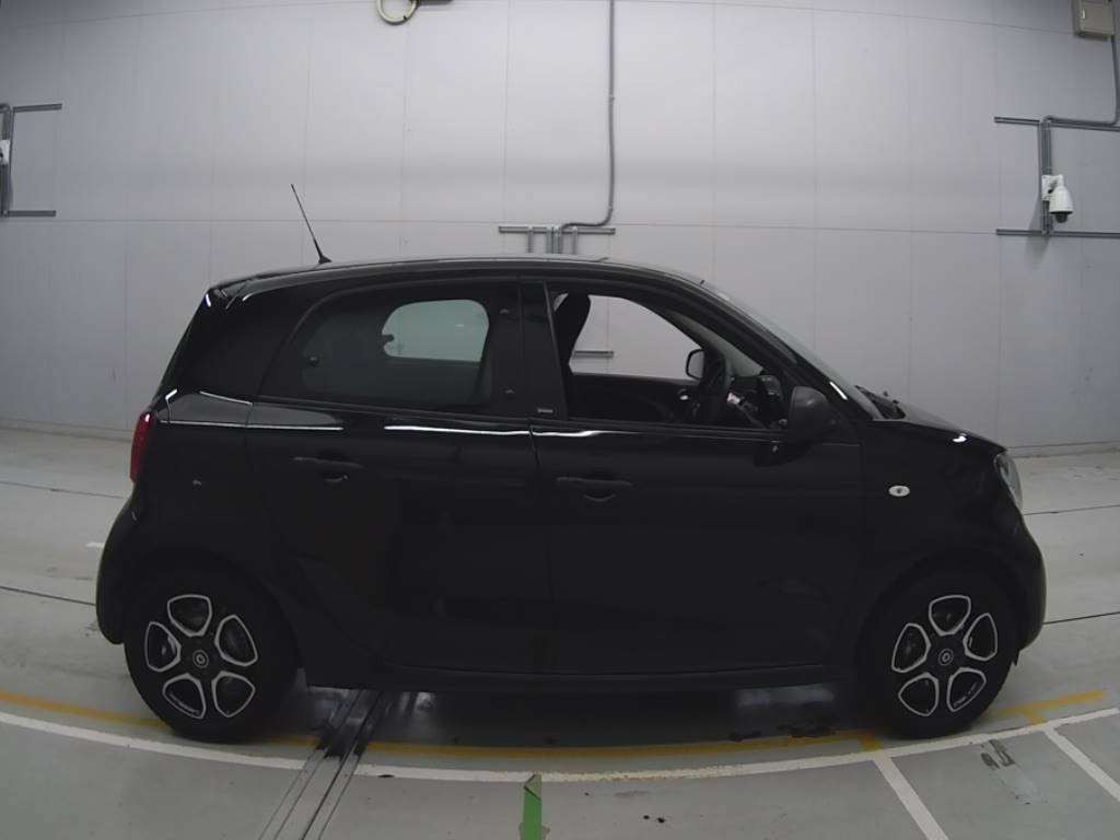 2019 Smart fortwo 453042[2]