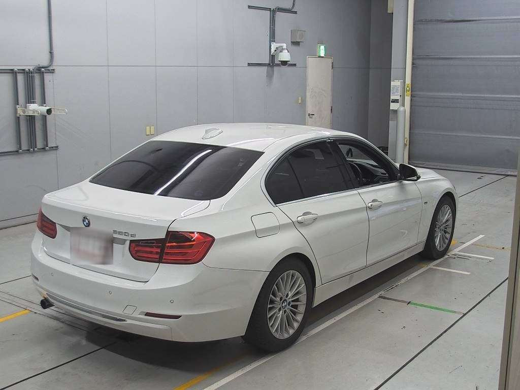 2013 BMW 3 Series 3D20[1]