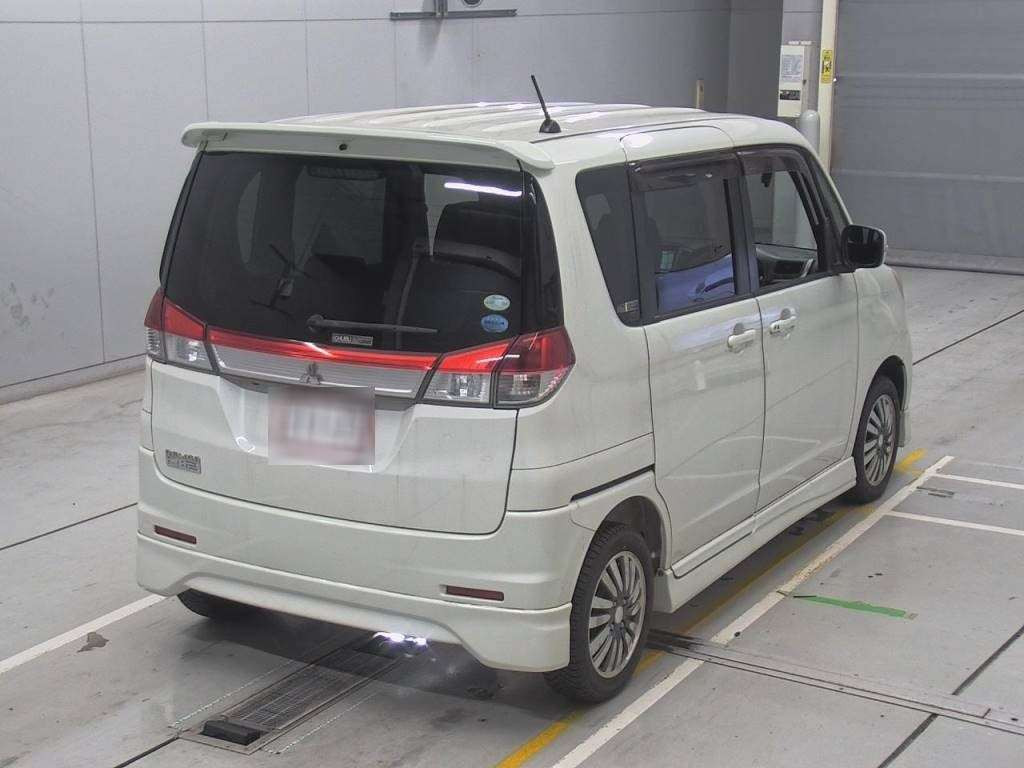 2011 Mitsubishi Delica D2 MB15S[1]