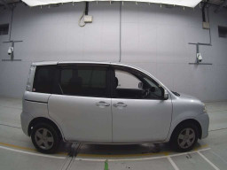 2011 Toyota Sienta