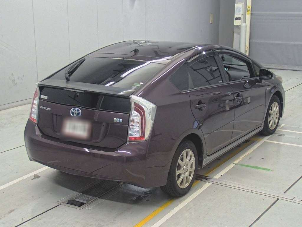 2012 Toyota Prius ZVW30[1]