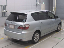 2004 Toyota Ipsum