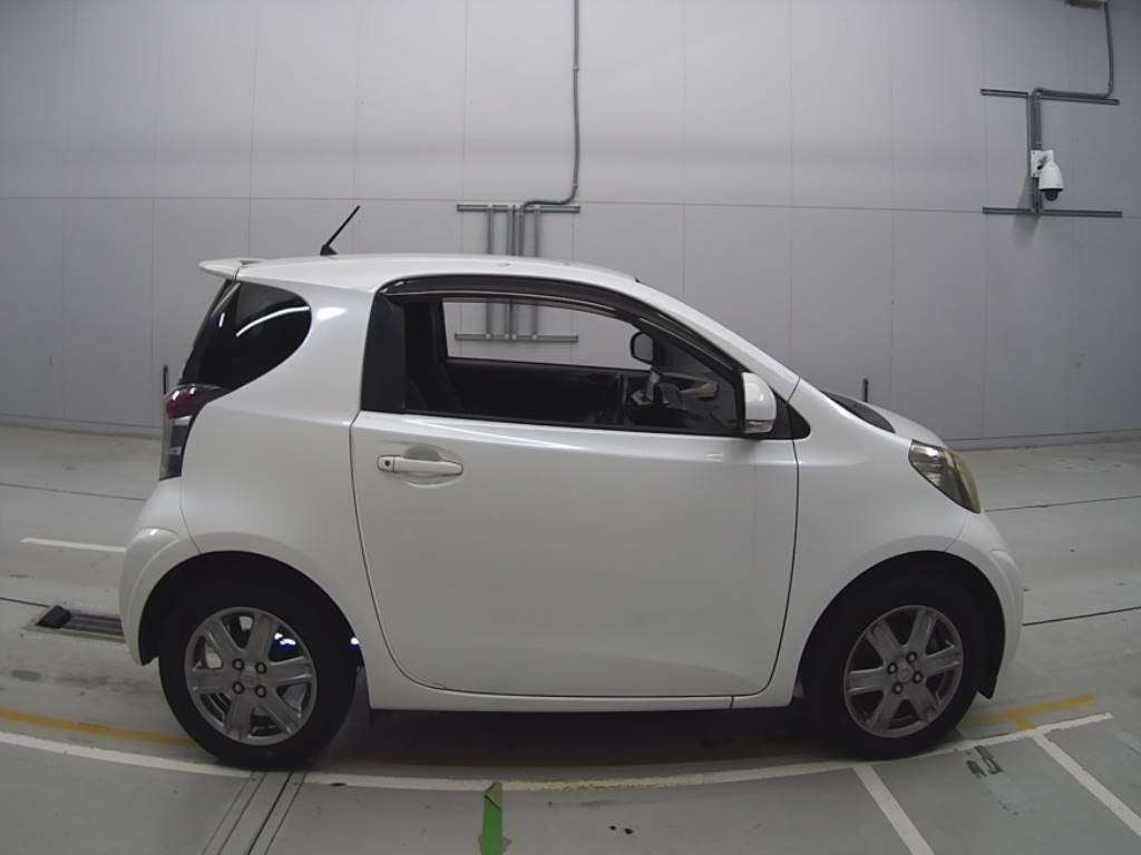 2009 Toyota iQ NGJ10[2]