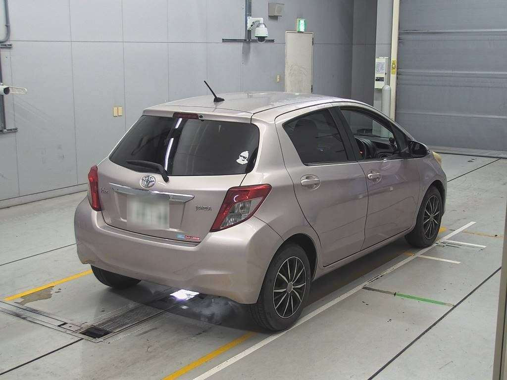 2012 Toyota Vitz KSP130[1]