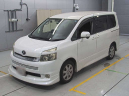 2007 Toyota Voxy