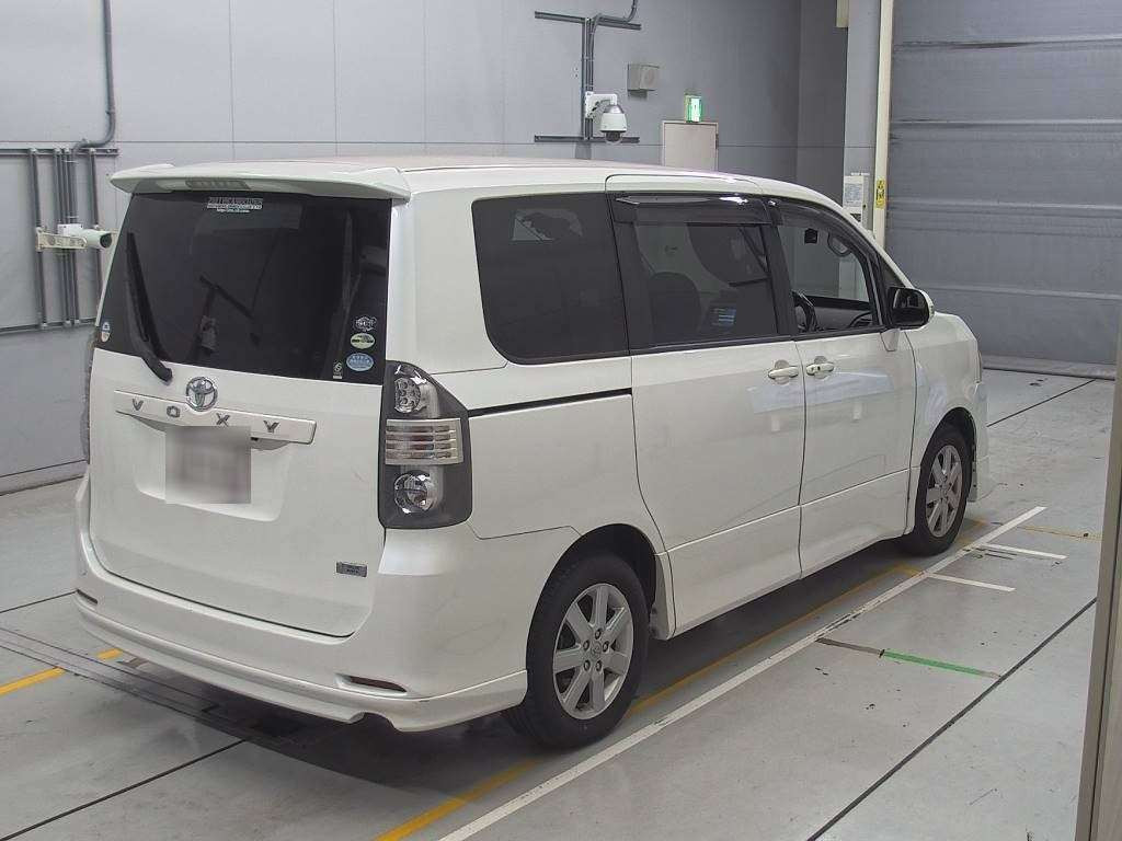 2007 Toyota Voxy ZRR70W[1]