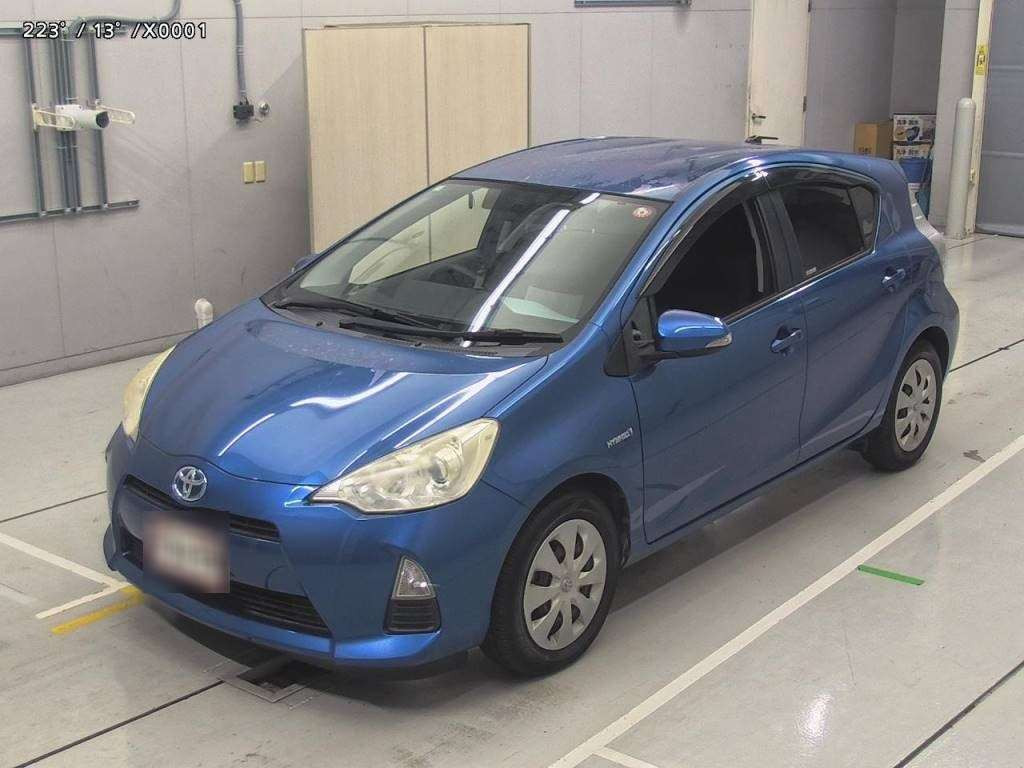 2013 Toyota Aqua NHP10[0]