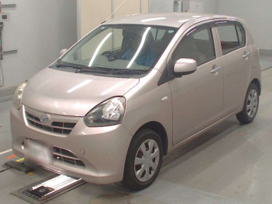 2013 Daihatsu Mira es