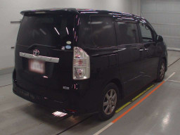 2009 Toyota Voxy