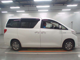 2013 Toyota Alphard Hybrid