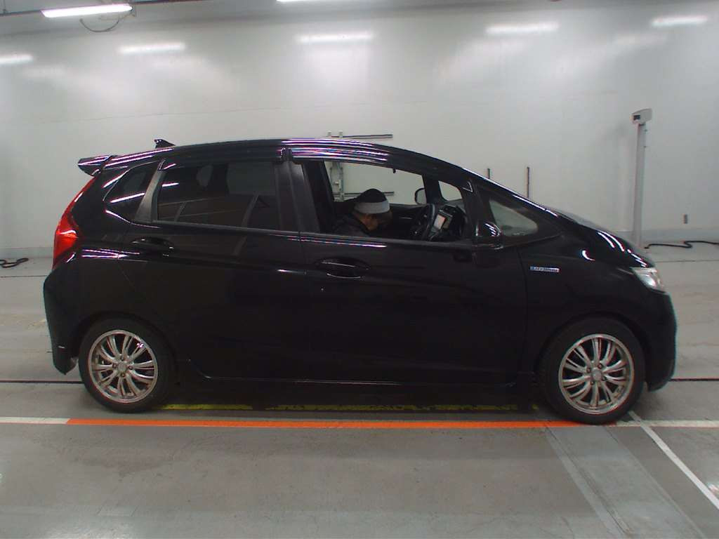 2014 Honda Fit Hybrid GP5[2]