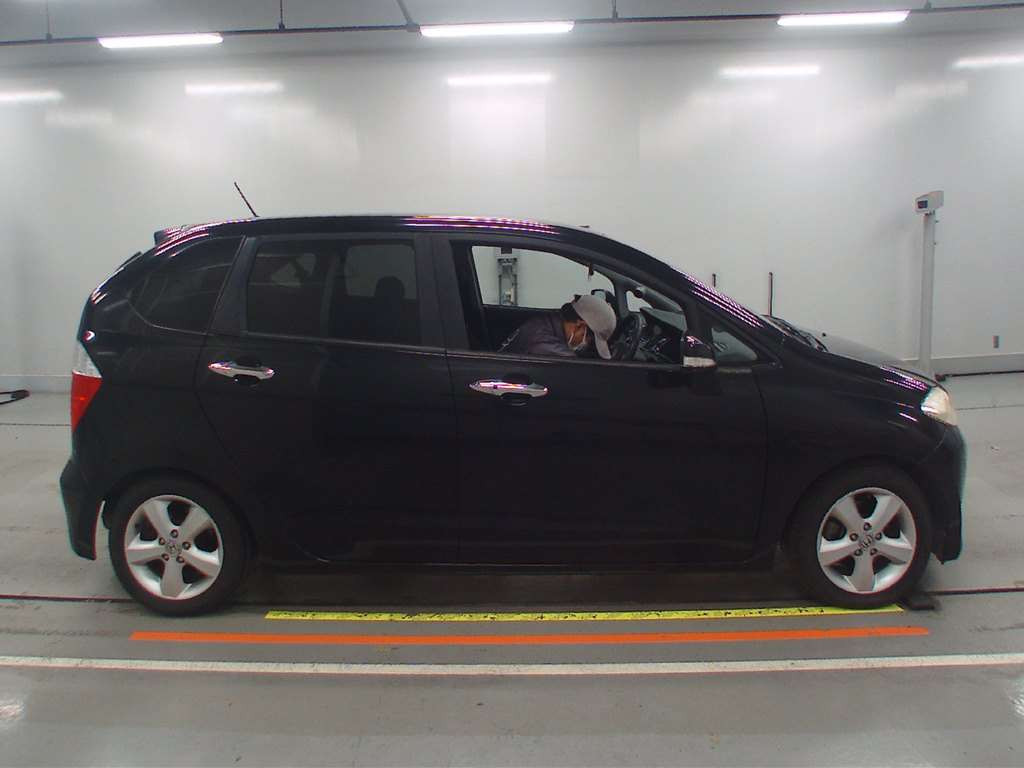 2006 Honda Edix BE3[2]