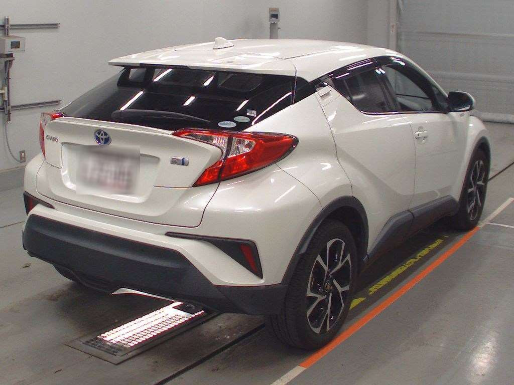 2017 Toyota C-HR ZYX10[1]