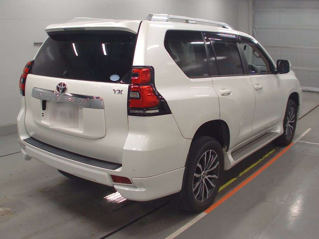 2017 Toyota Land Cruiser Prado TRJ150W[1]