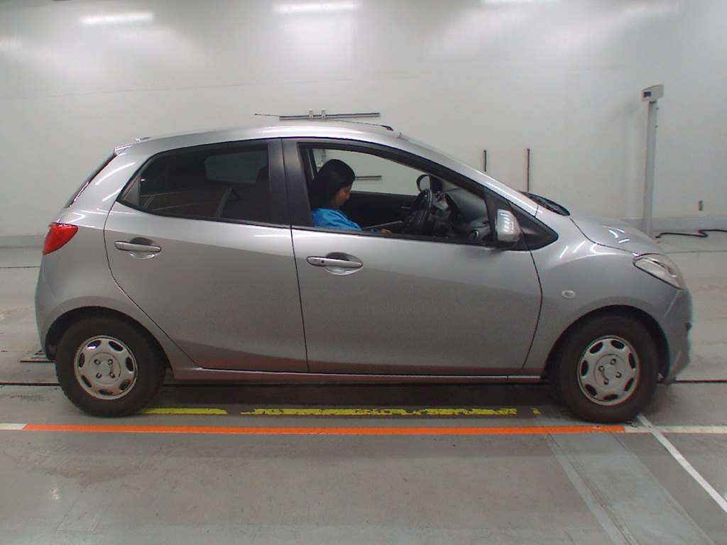 2011 Mazda Demio DE5FS[2]