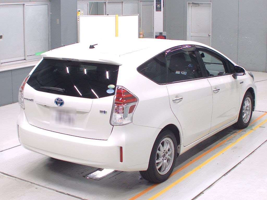 2018 Toyota Prius alpha ZVW40W[1]