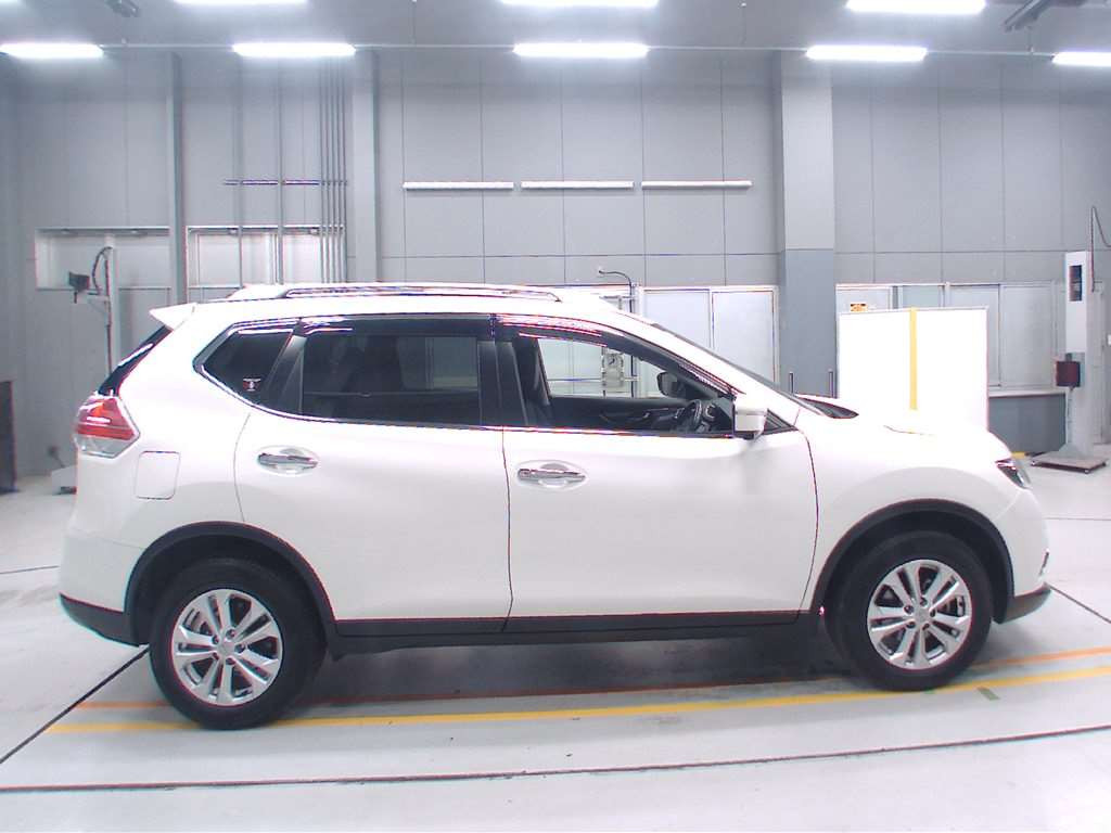 2016 Nissan X-Trail NT32[2]