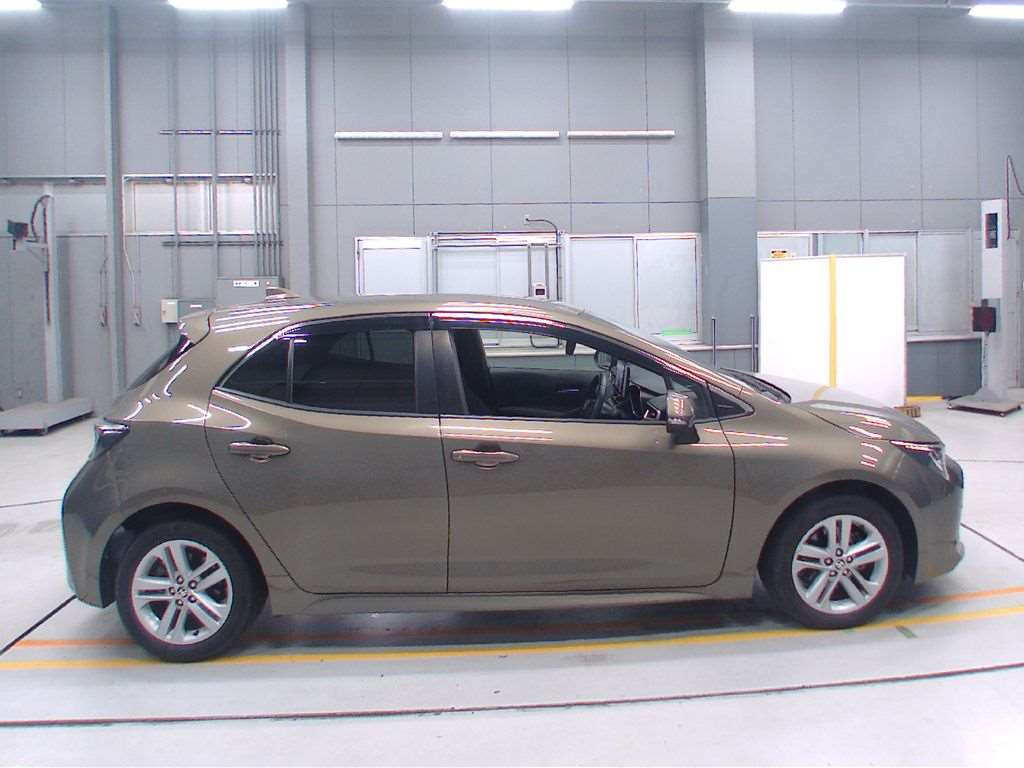 2020 Toyota Corolla Sports NRE210H[2]