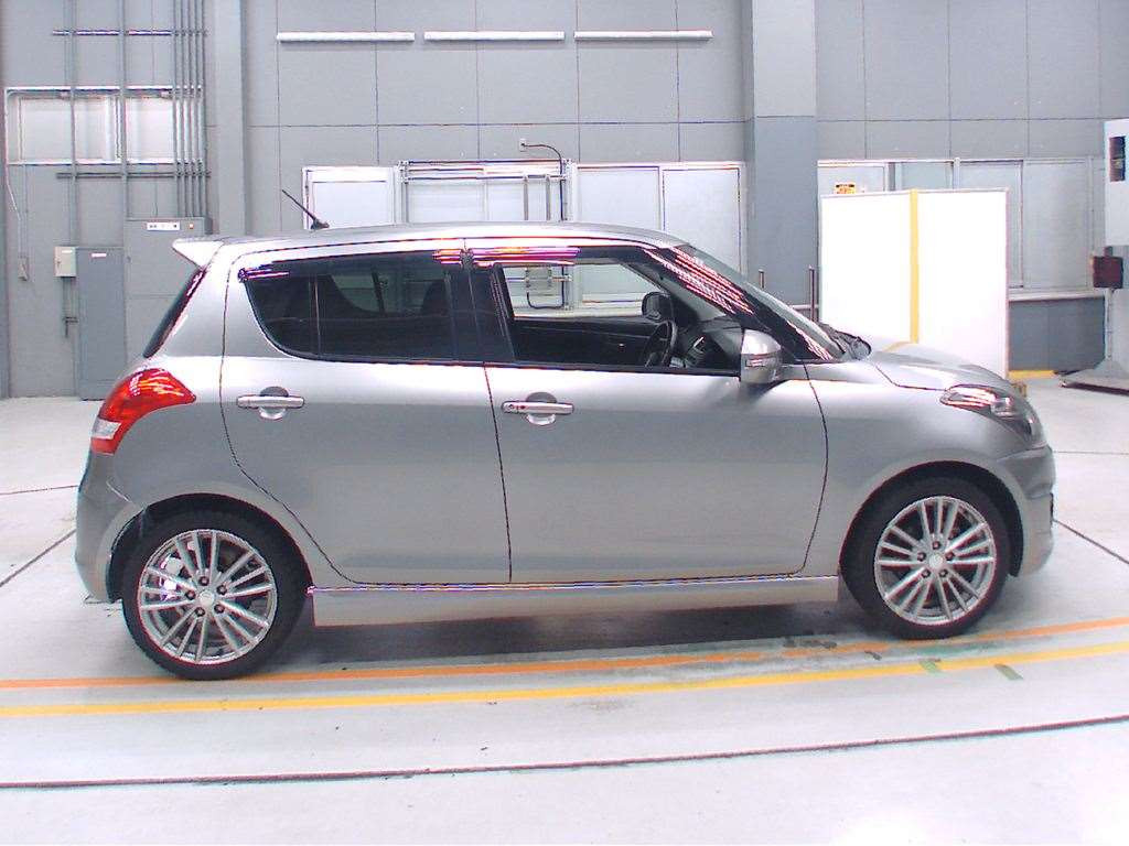 2013 Suzuki Swift Sport ZC32S[2]