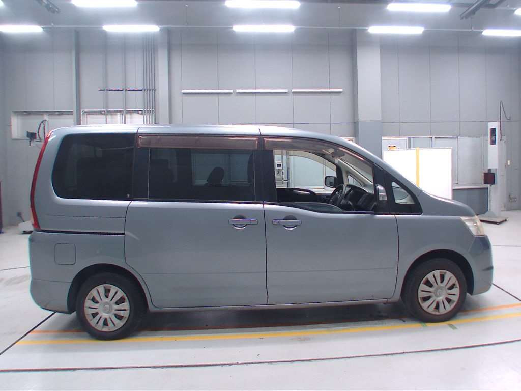 2009 Nissan Serena C25[2]