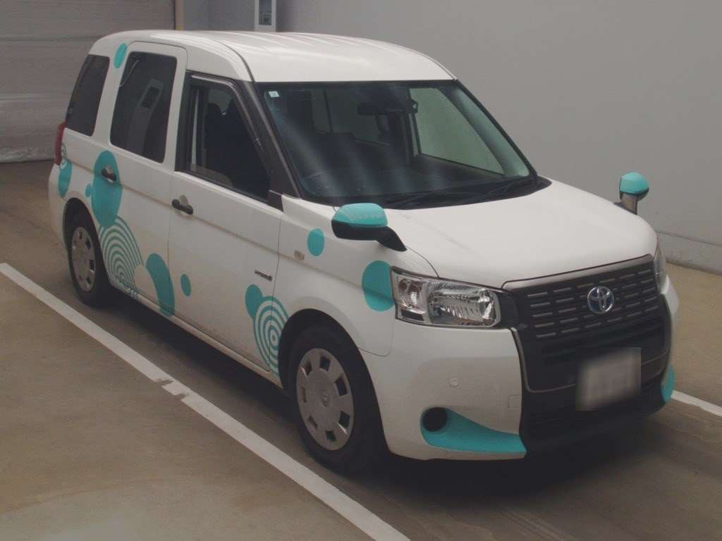 2019 Toyota JPN Taxi NTP10[2]