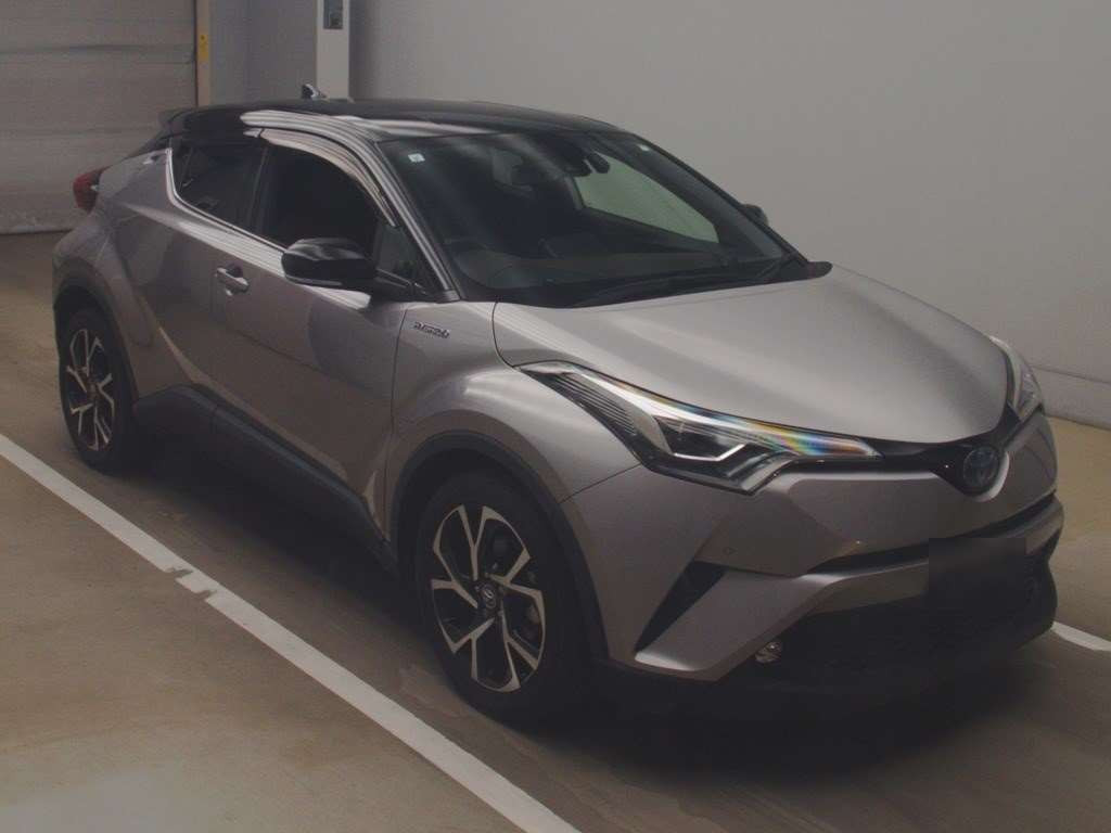 2019 Toyota C-HR ZYX10[2]