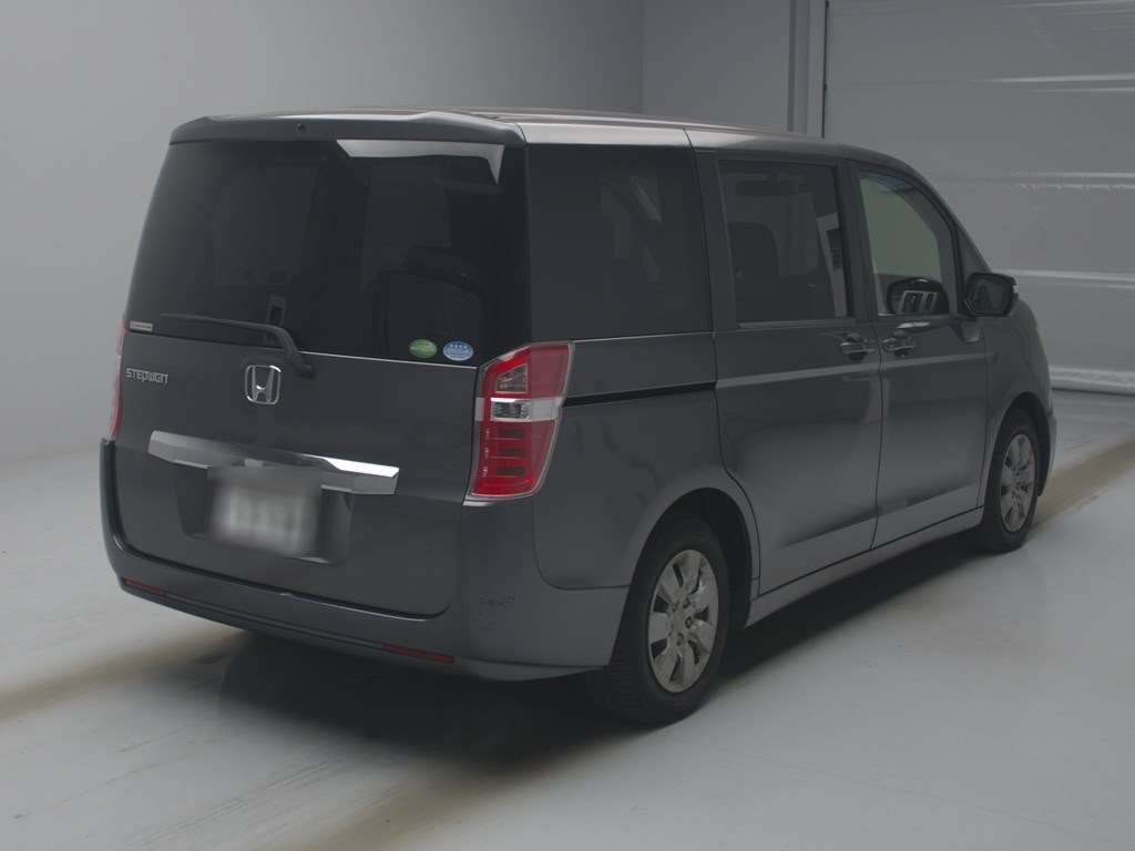 2013 Honda Step WGN RK1[1]