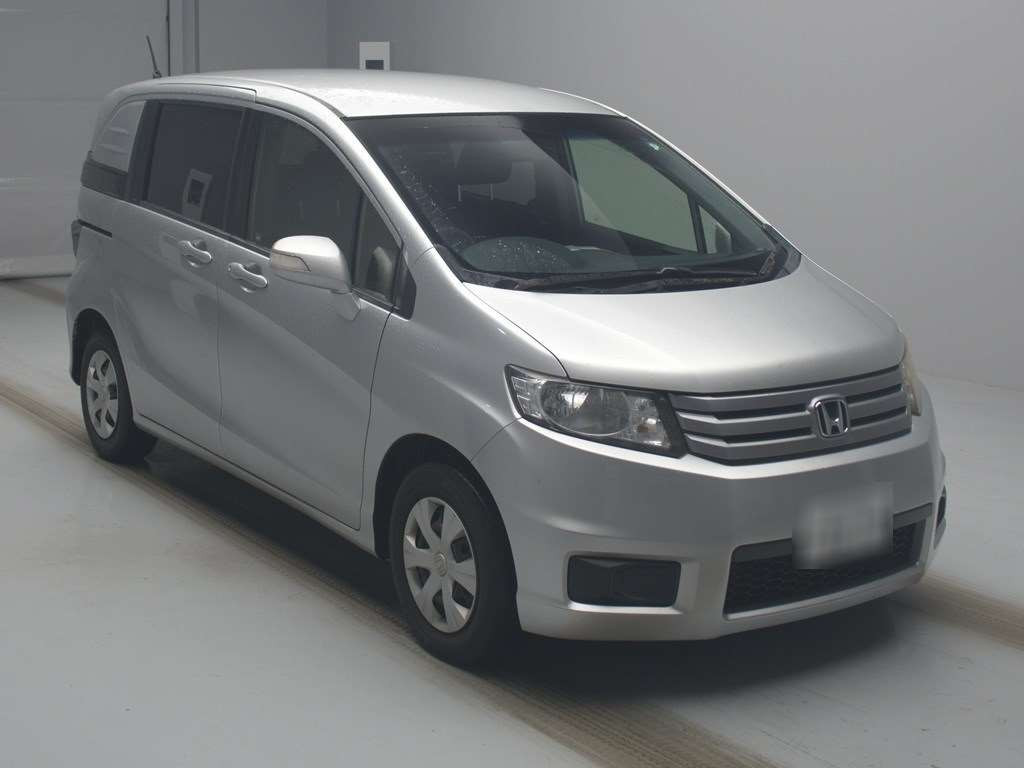 2013 Honda Freed Spike GB3[2]