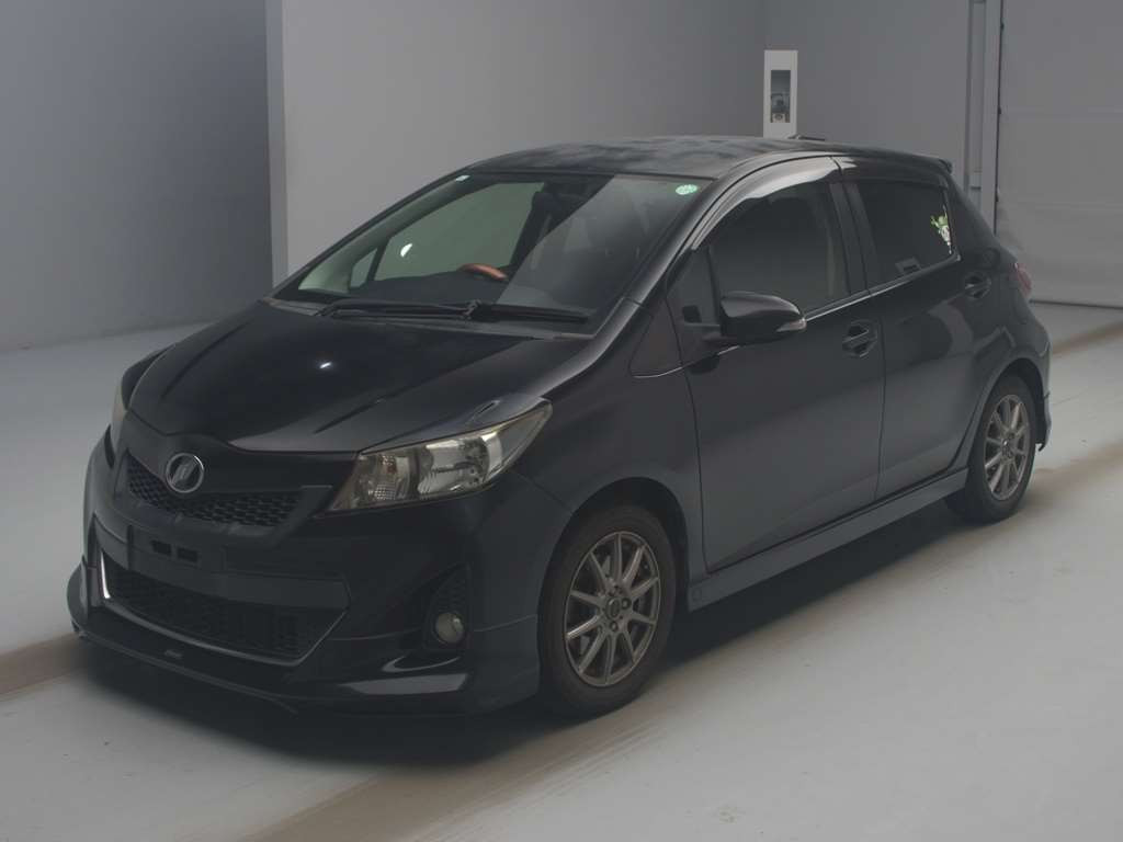 2011 Toyota Vitz NCP131[0]