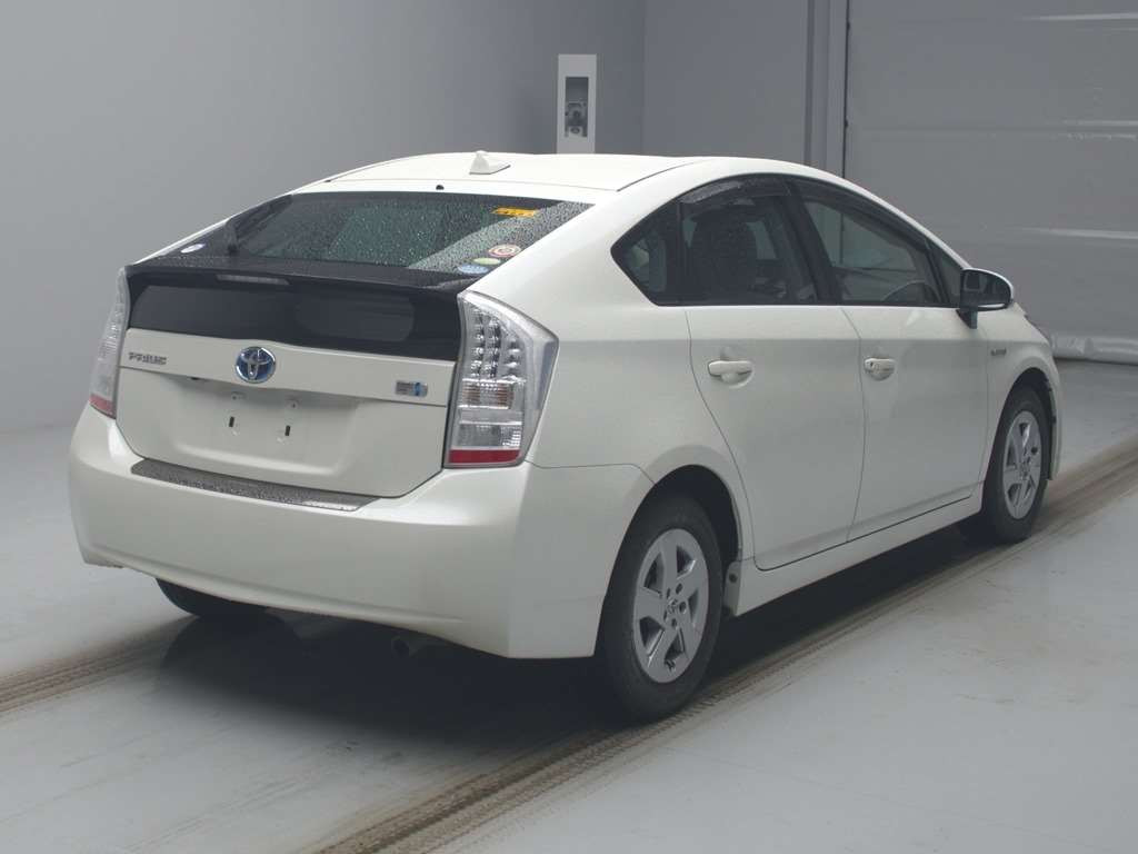 2010 Toyota Prius ZVW30[1]