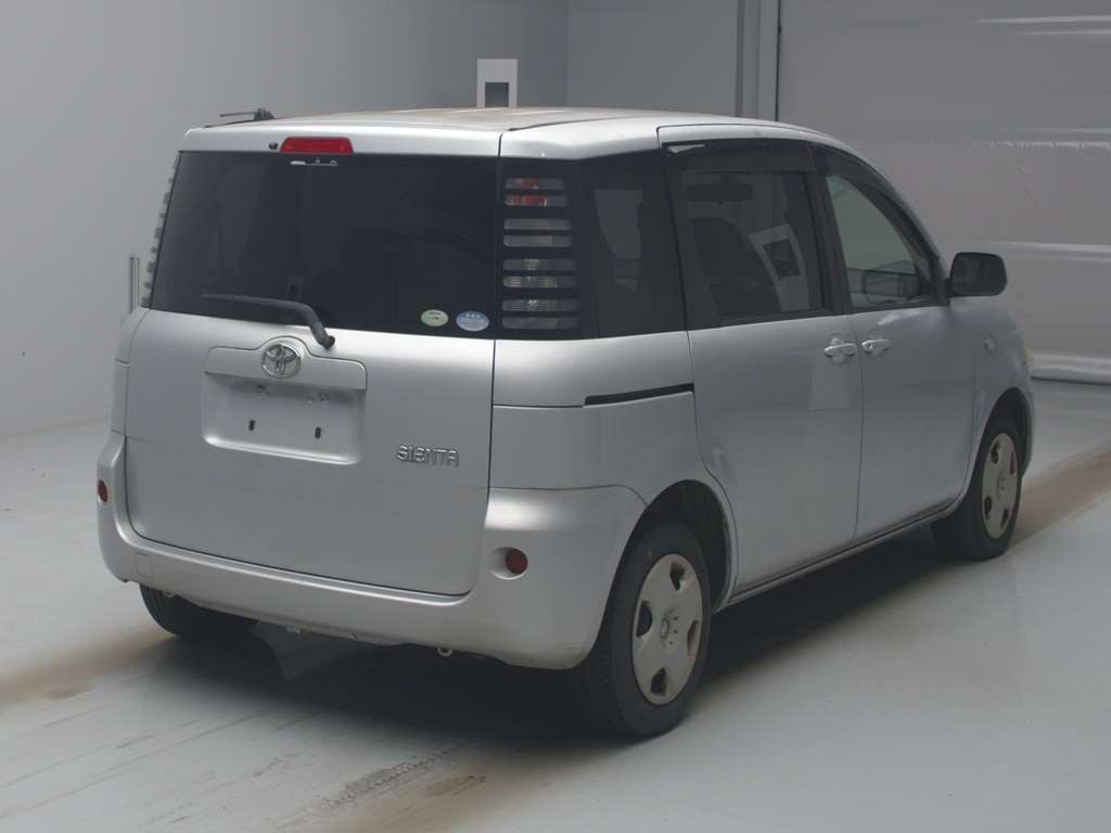 2004 Toyota Sienta NCP81G[1]