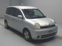 2004 Toyota Sienta