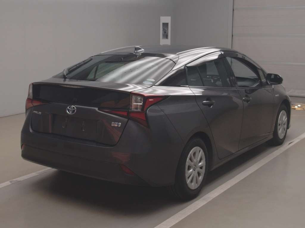 2019 Toyota Prius ZVW51[1]