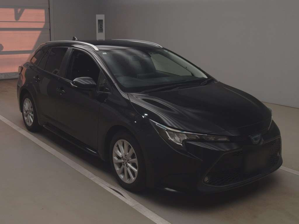 2020 Toyota Corolla Touring Wagon ZWE214W[2]